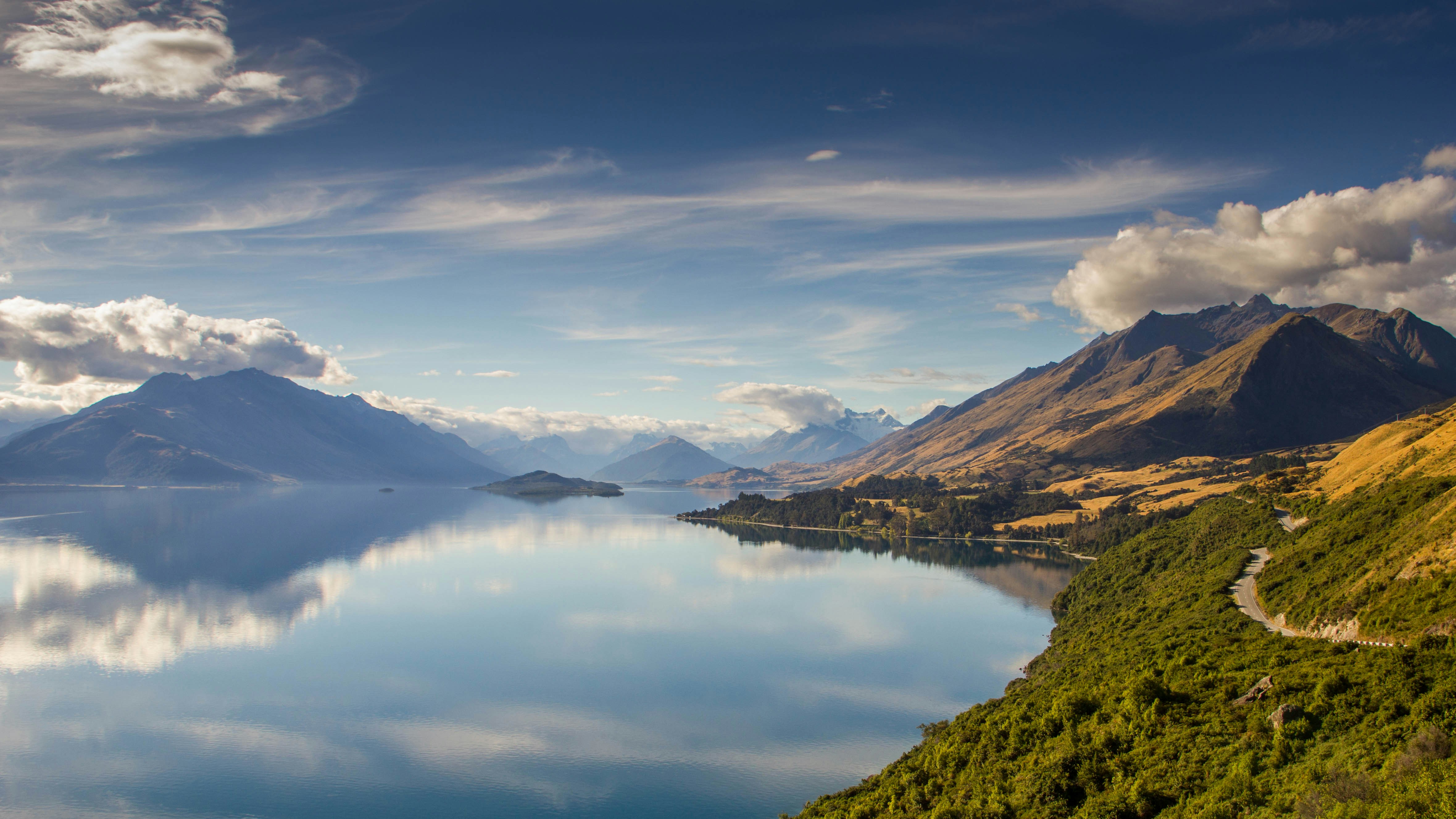 New Zealand landscape with mountains and lake